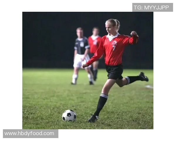 足球明星的传奇人生与绿茵场上的荣耀时刻电影回顾 足球明星的传奇人生与绿茵场上的荣耀时刻电影回顾
